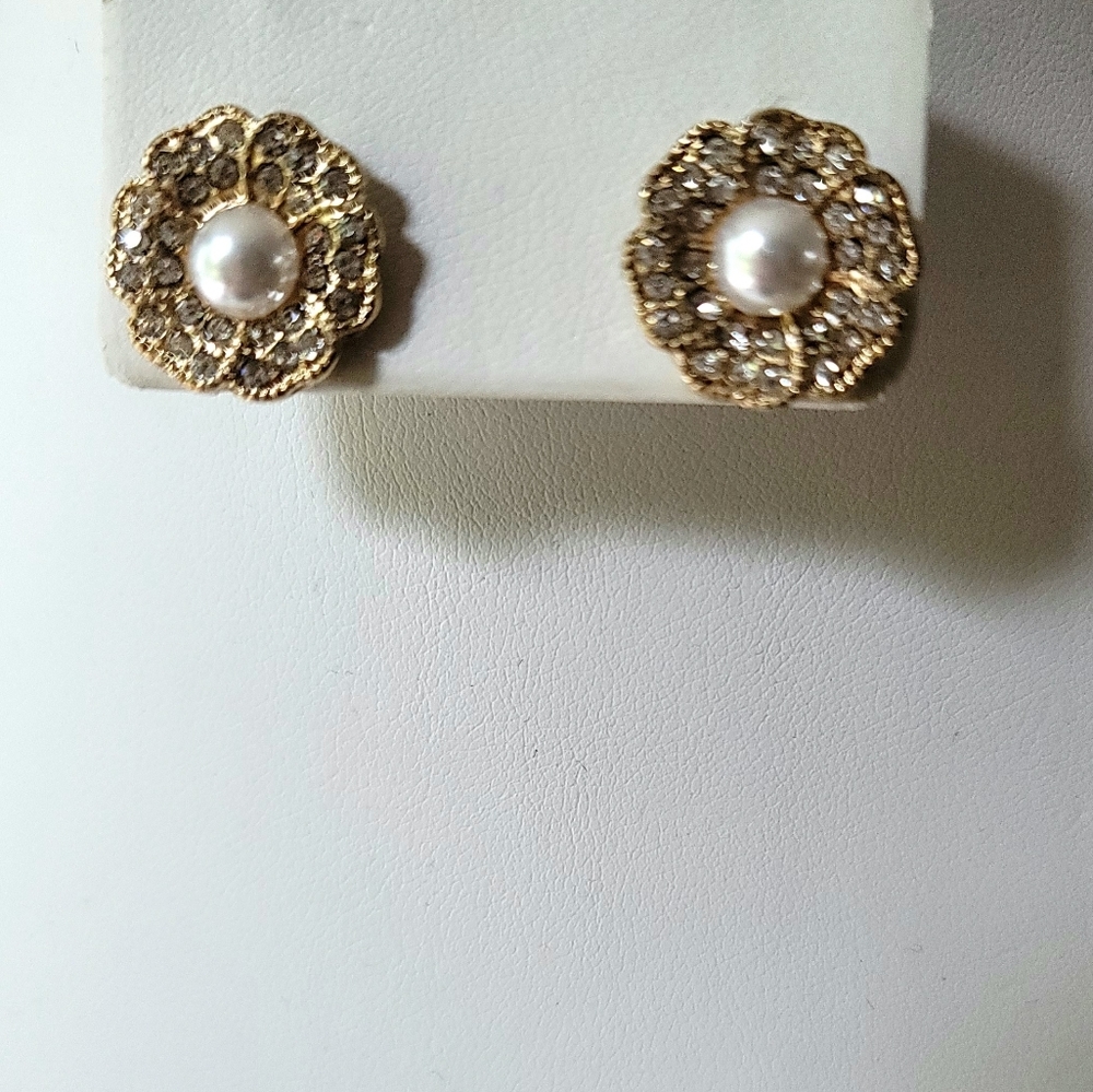 Vintage Flower Pearl and Rhinestone Stud Earrings